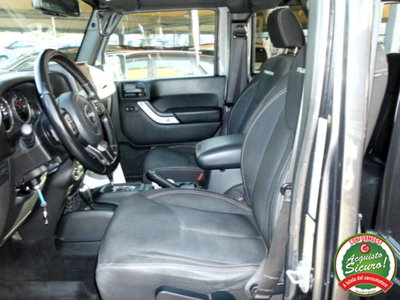 Jeep Wrangler Unlimited 2.8 CRD DPF Rubicon Auto (9)