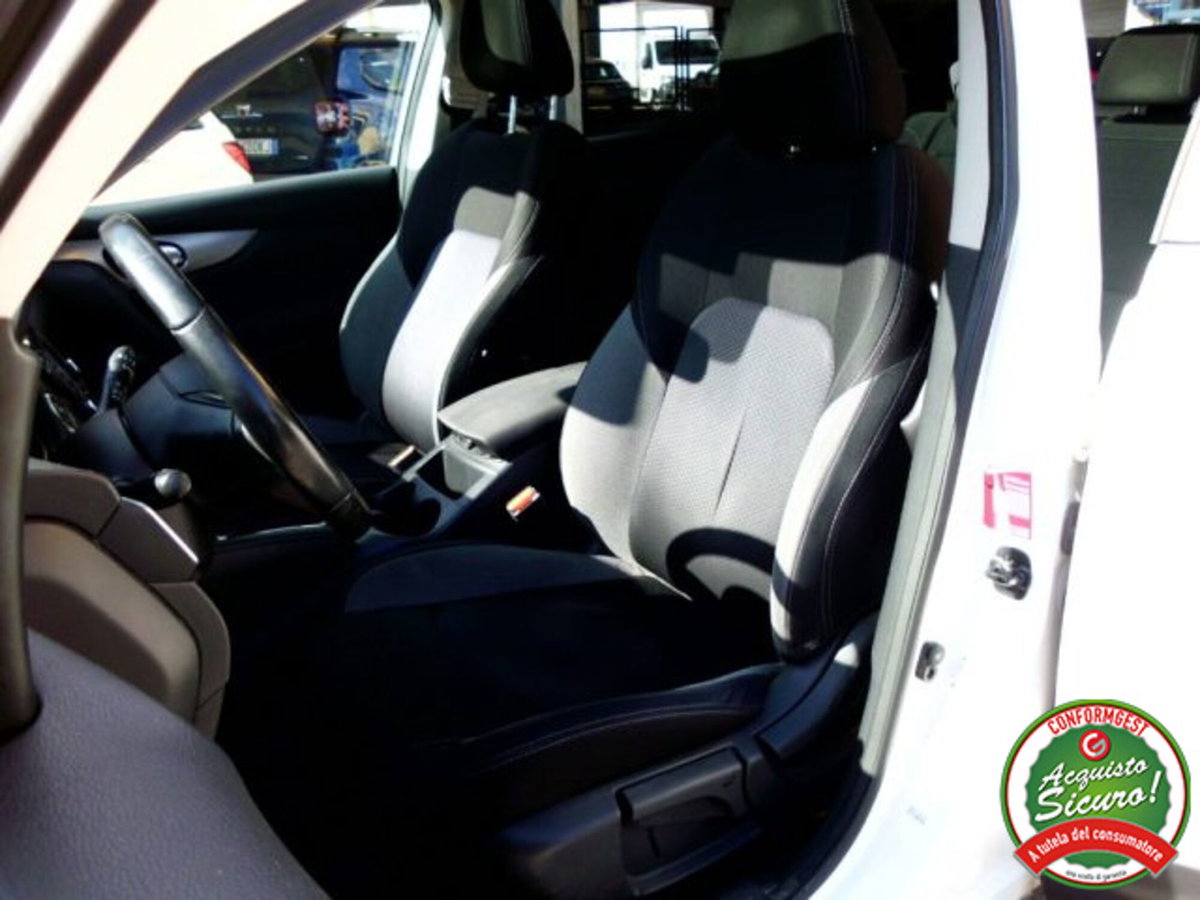 Nissan Qashqai 1.6 dCi 2WD XTronic Tekna (11)