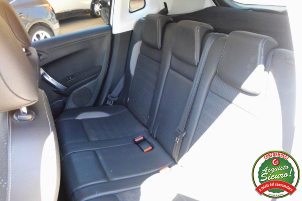 Peugeot 2008 e-HDi 92 CV Stop&Start robotizzato Allure (12)