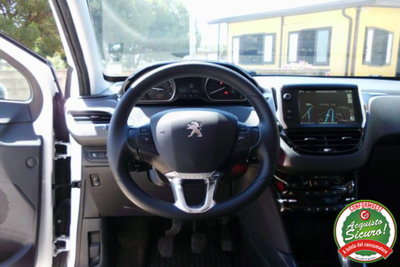 Peugeot 2008 e-HDi 92 CV Stop&Start robotizzato Allure (13)