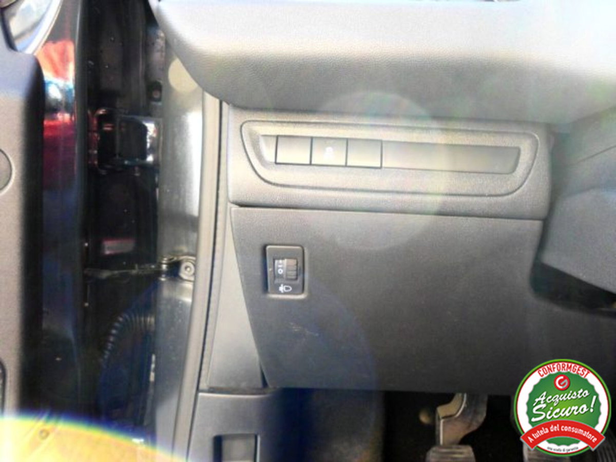 Peugeot 208 75 5 porte Allure (16)