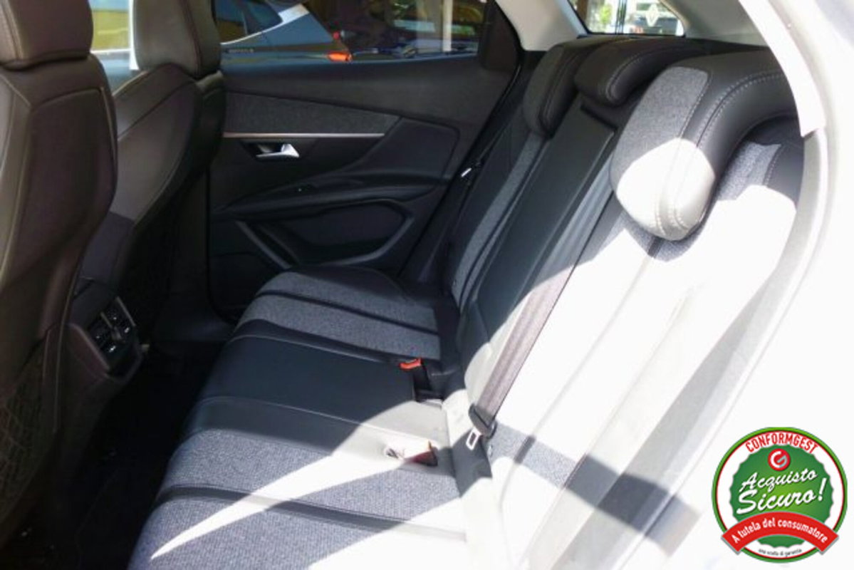 Peugeot 3008 BlueHDi 130 S&S Allure (10)