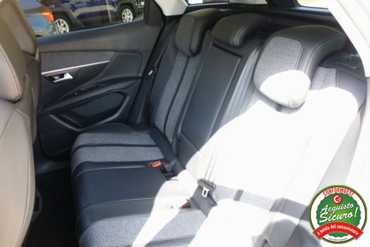 Peugeot 3008 BlueHDi 130 S&S Allure (12)
