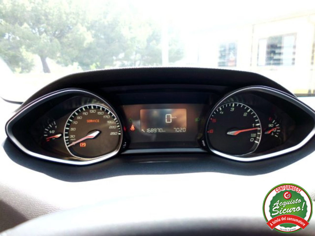 Peugeot 308 SW BlueHDi 120 S&S Allure (17)