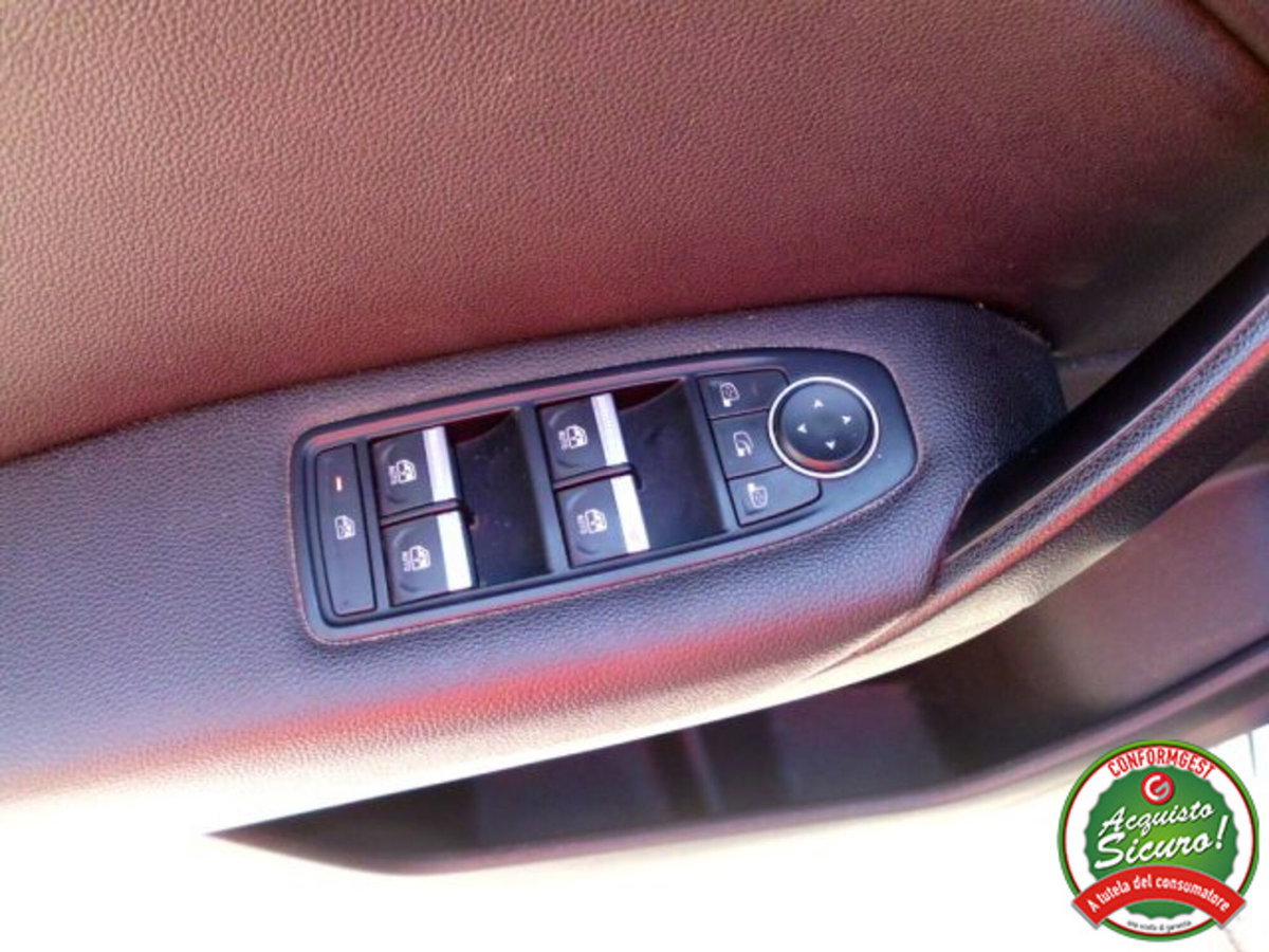 Renault Captur dCi 8V 90 CV EDC Start&Stop Energy Initiale Paris (15)