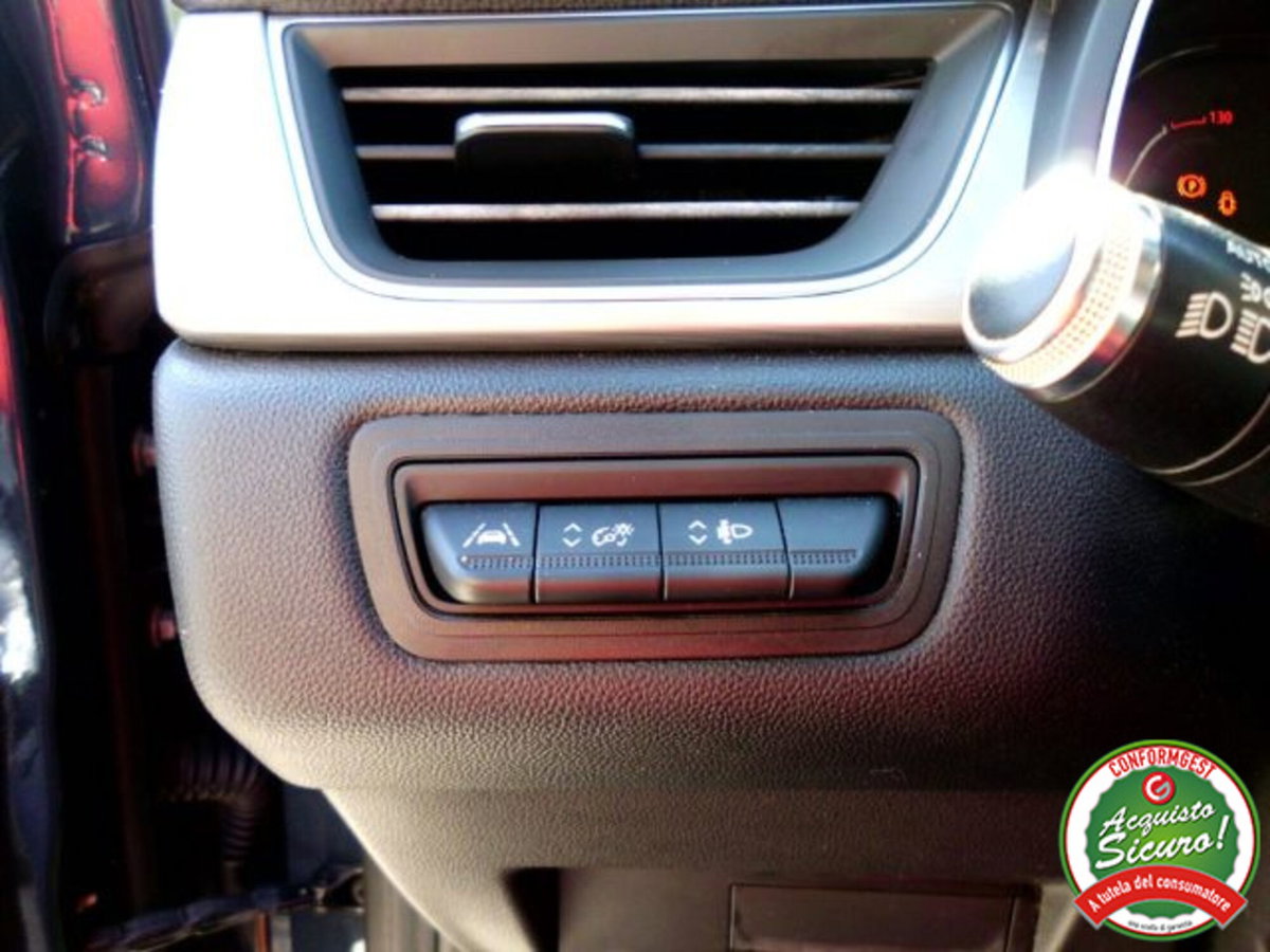 Renault Captur dCi 8V 90 CV EDC Start&Stop Energy Initiale Paris (16)