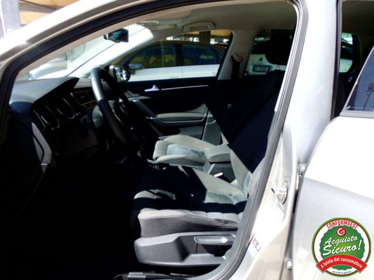 Volkswagen Golf 1.6 TDI 5p. Highline BlueMotion Technology (9)