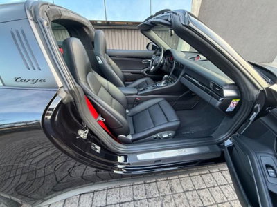 Porsche 911 Cabrio 3.0 Targa 4 GTS (14)