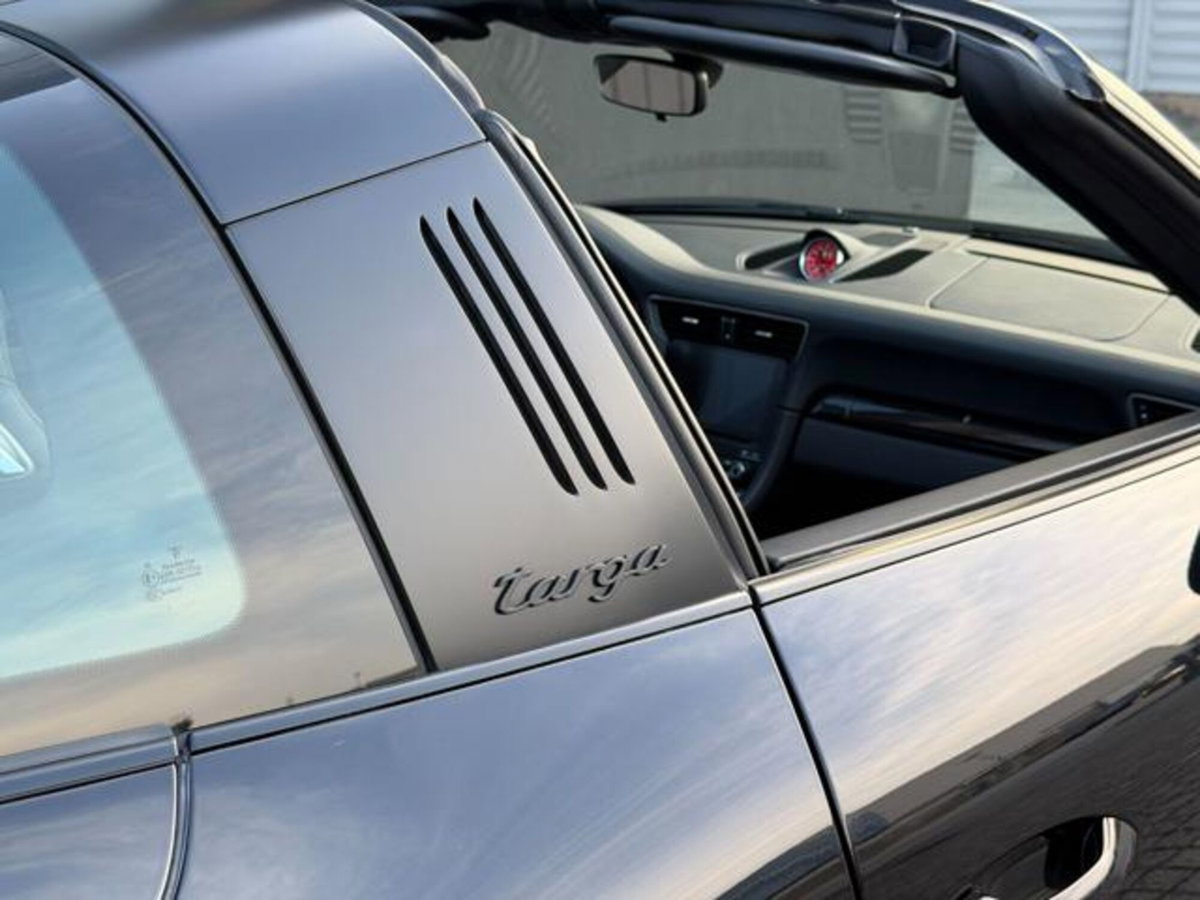 Porsche 911 Cabrio 3.0 Targa 4 GTS (7)