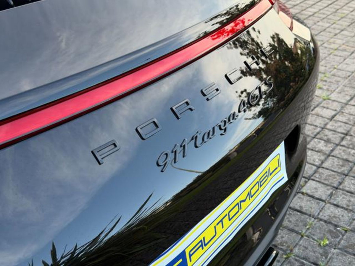Porsche 911 Cabrio 3.0 Targa 4 GTS (8)