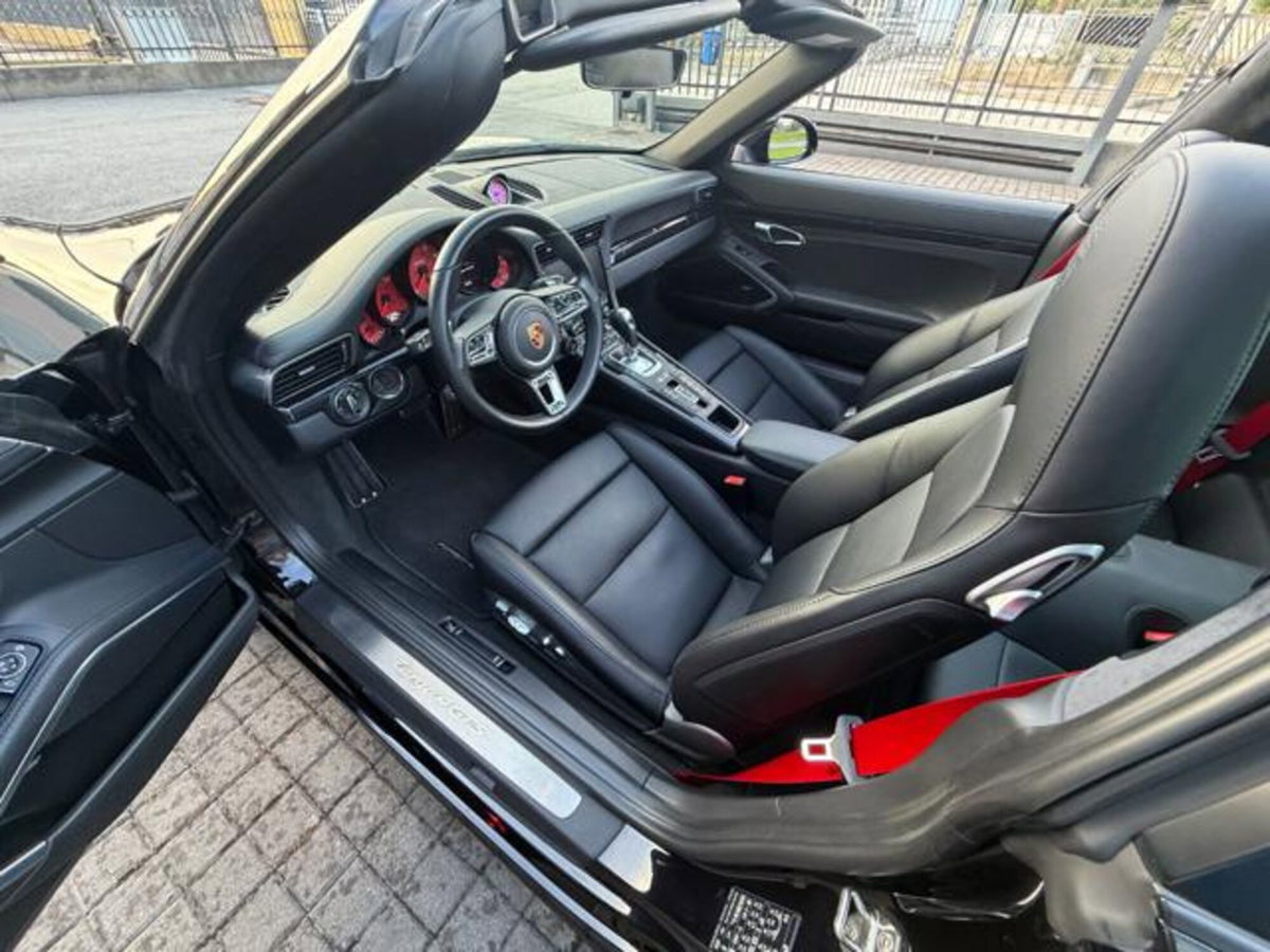 Porsche 911 Cabrio 3.0 Targa 4 GTS (9)