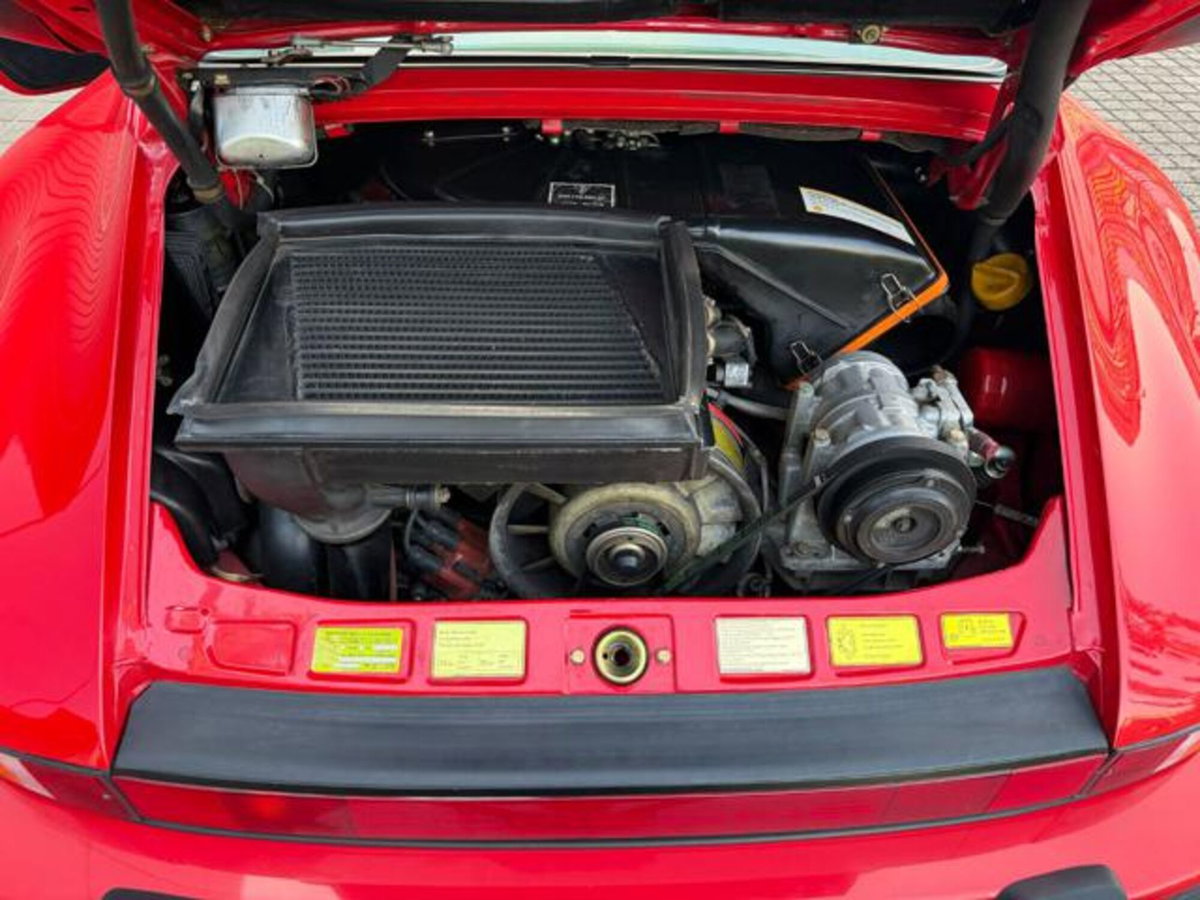 Porsche 911 Coupé 3.3 Turbo (10)