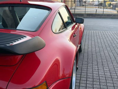 Porsche 911 Coupé 3.3 Turbo (16)
