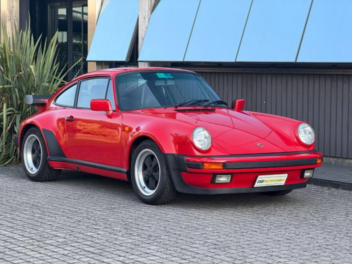 Porsche 911 Coupé 3.3 Turbo (2)