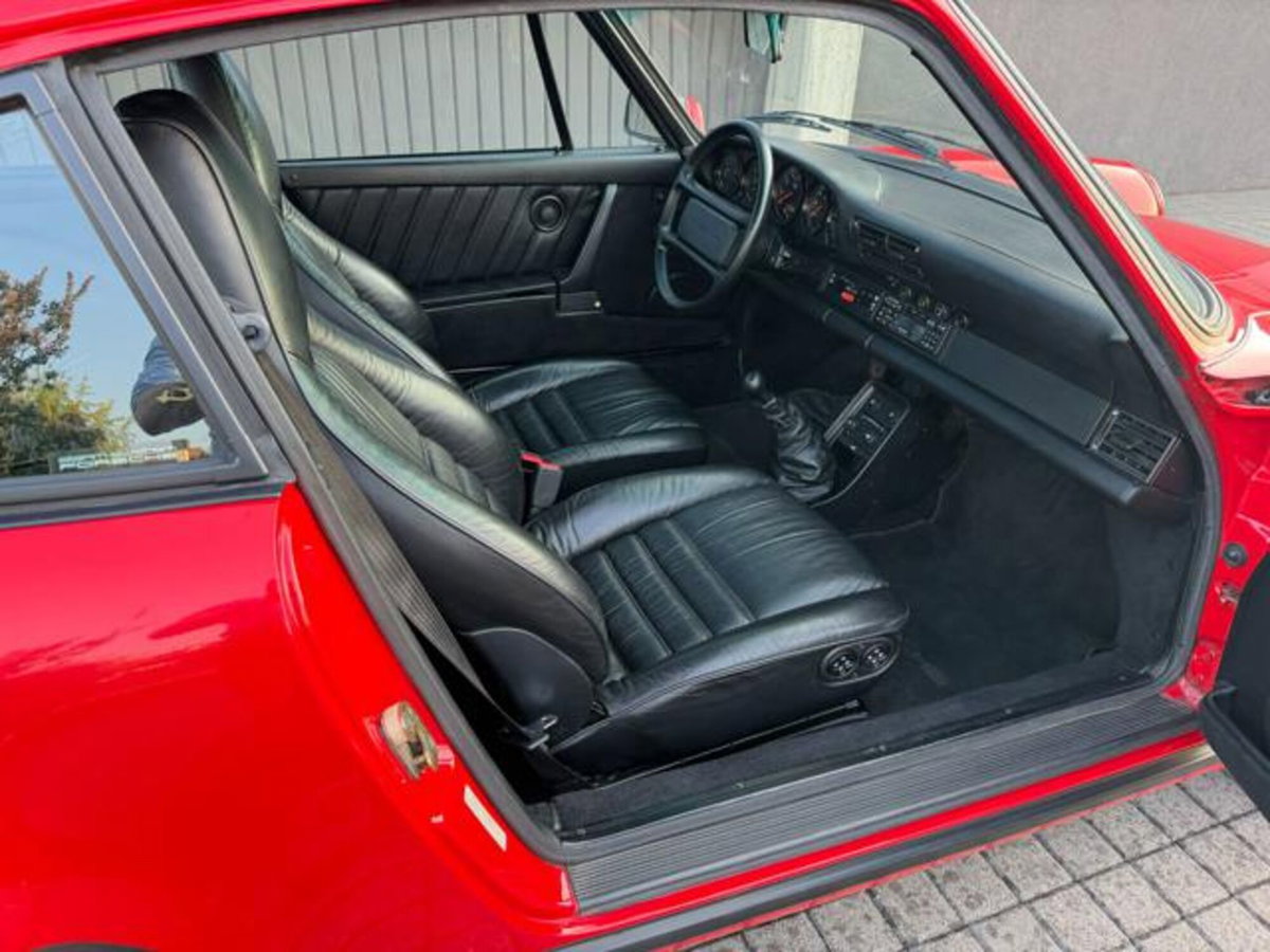 Porsche 911 Coupé 3.3 Turbo (9)