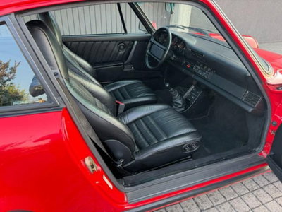 Porsche 911 Coupé 3.3 Turbo (9)