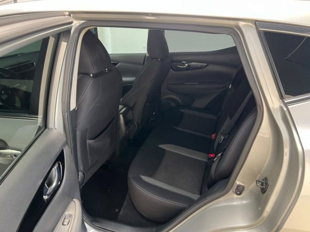Nissan Qashqai 1.5 dCi 115 CV DCT N-Connecta (18)