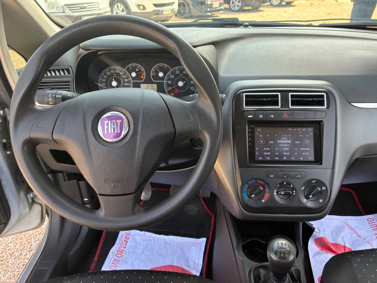 Fiat Grande Punto 1.3 MJT 75 CV 3 porte Fun (10)