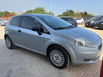 Fiat Grande Punto 1.3 MJT 75 CV 3 porte Fun (2)