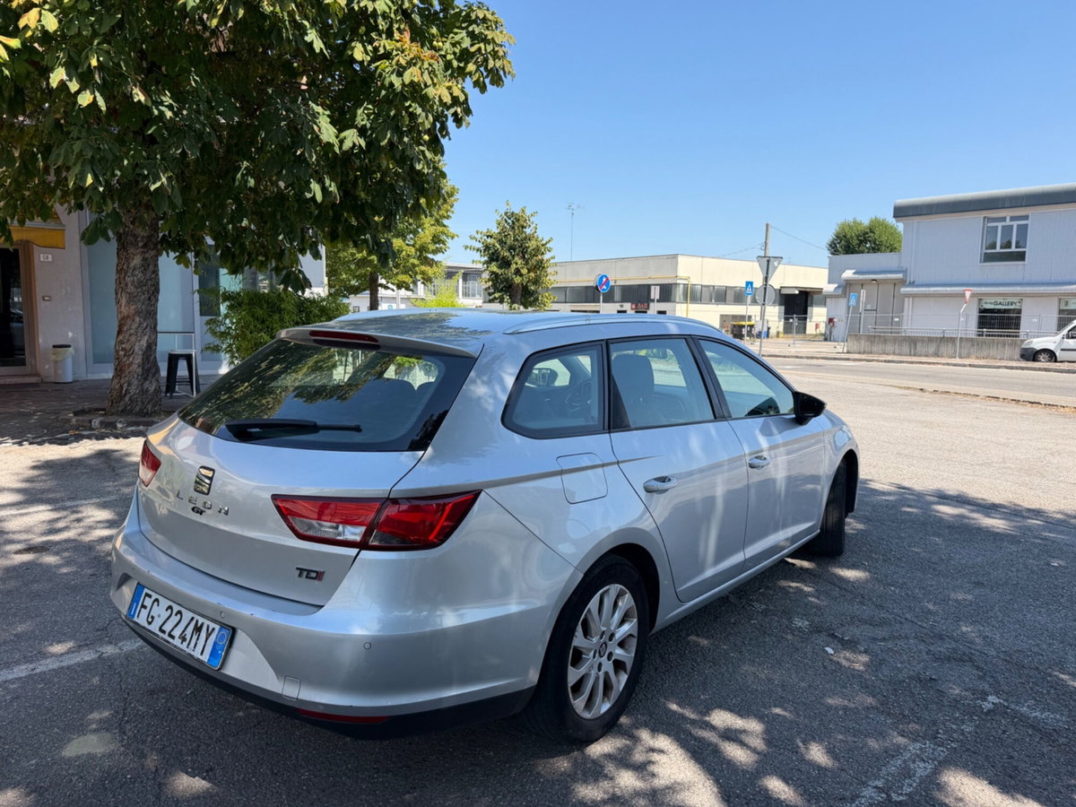 SEAT Leon ST Sportstourer 2.0 TDI 150 CV 4Drive DSG FR (6)