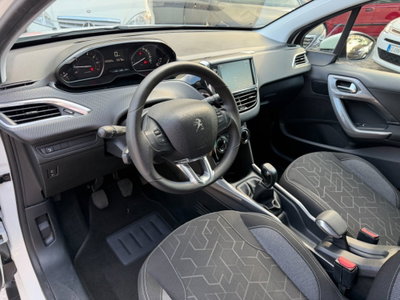 Peugeot 2008 82 Active (2)