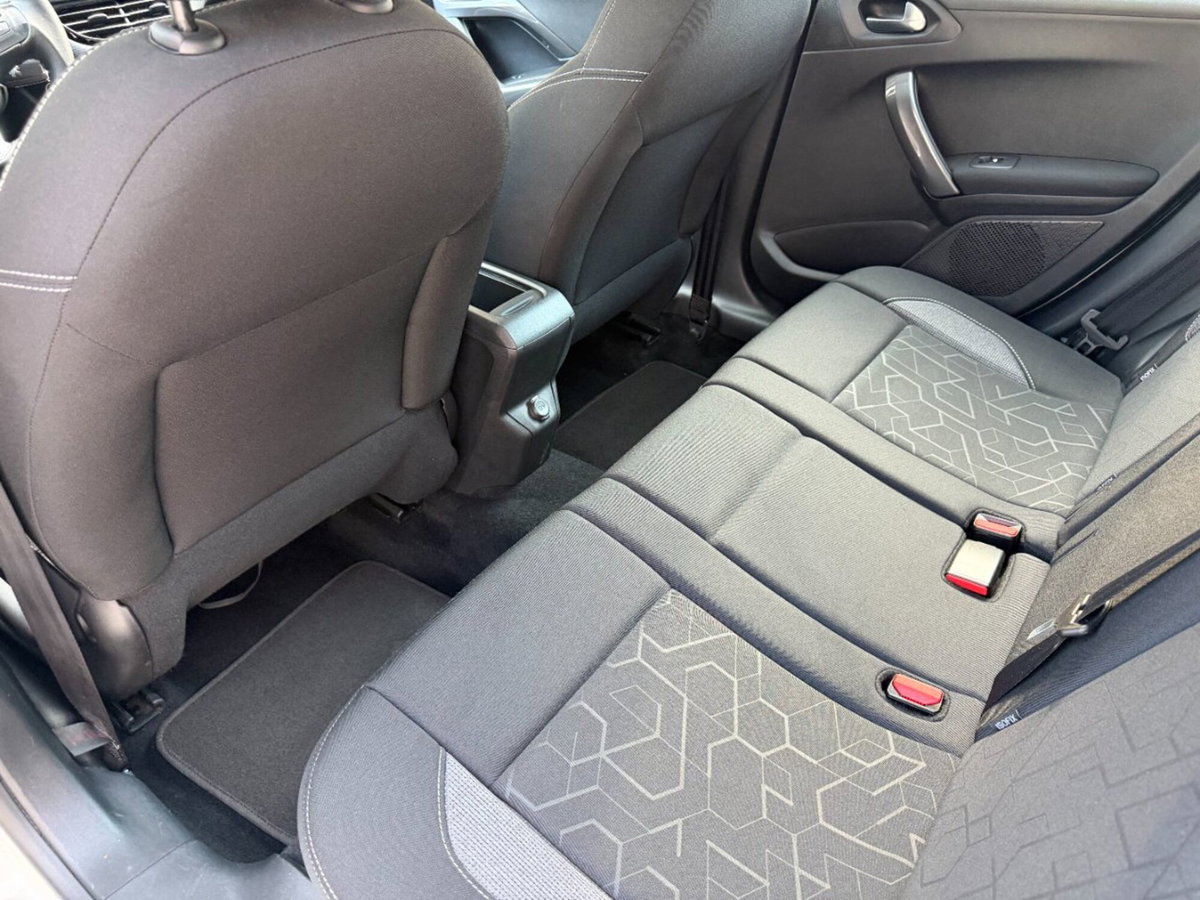 Peugeot 2008 82 Active (7)