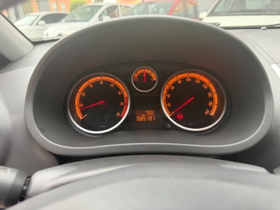 Opel Corsa 1.2 5 porte Sport (11)