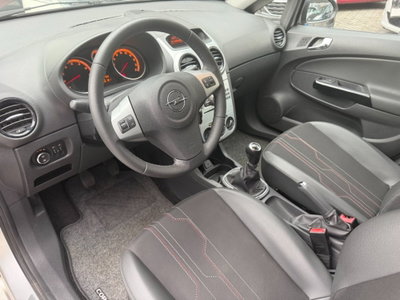 Opel Corsa 1.2 5 porte Sport (2)
