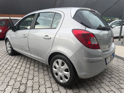 Opel Corsa 1.2 5 porte Sport (3)