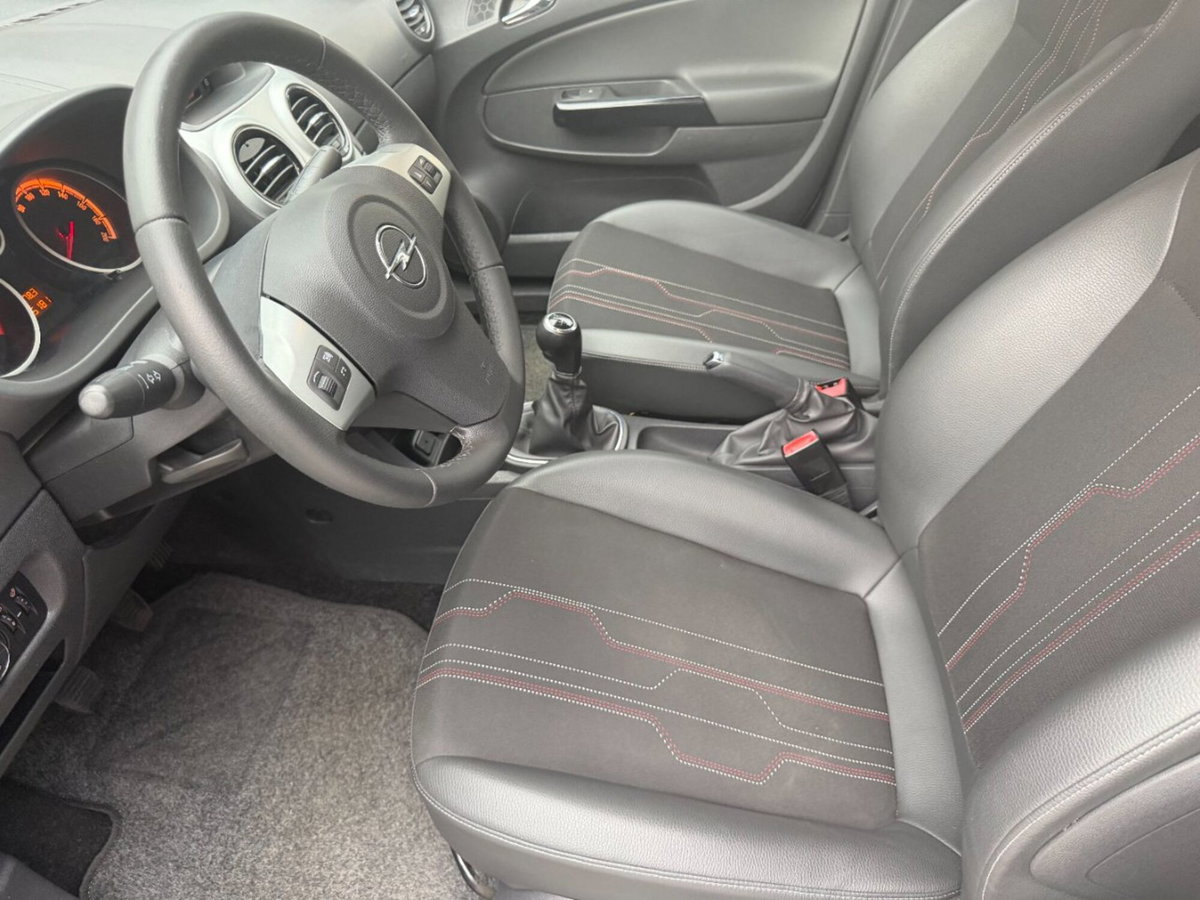 Opel Corsa 1.2 5 porte Sport (5)
