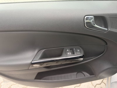 Opel Corsa 1.2 5 porte Sport (9)