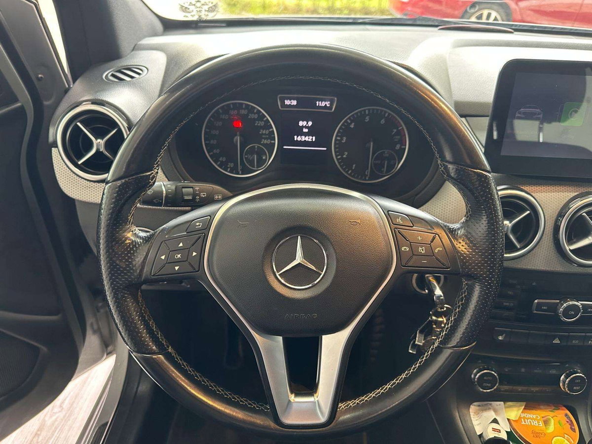 Mercedes-Benz Classe B 180 Premium (14)