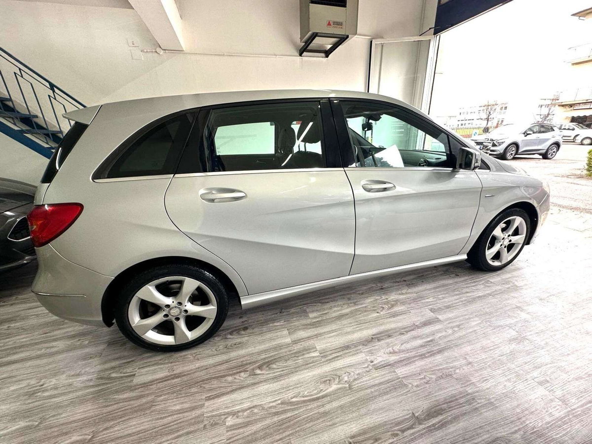 Mercedes-Benz Classe B 180 Premium (6)