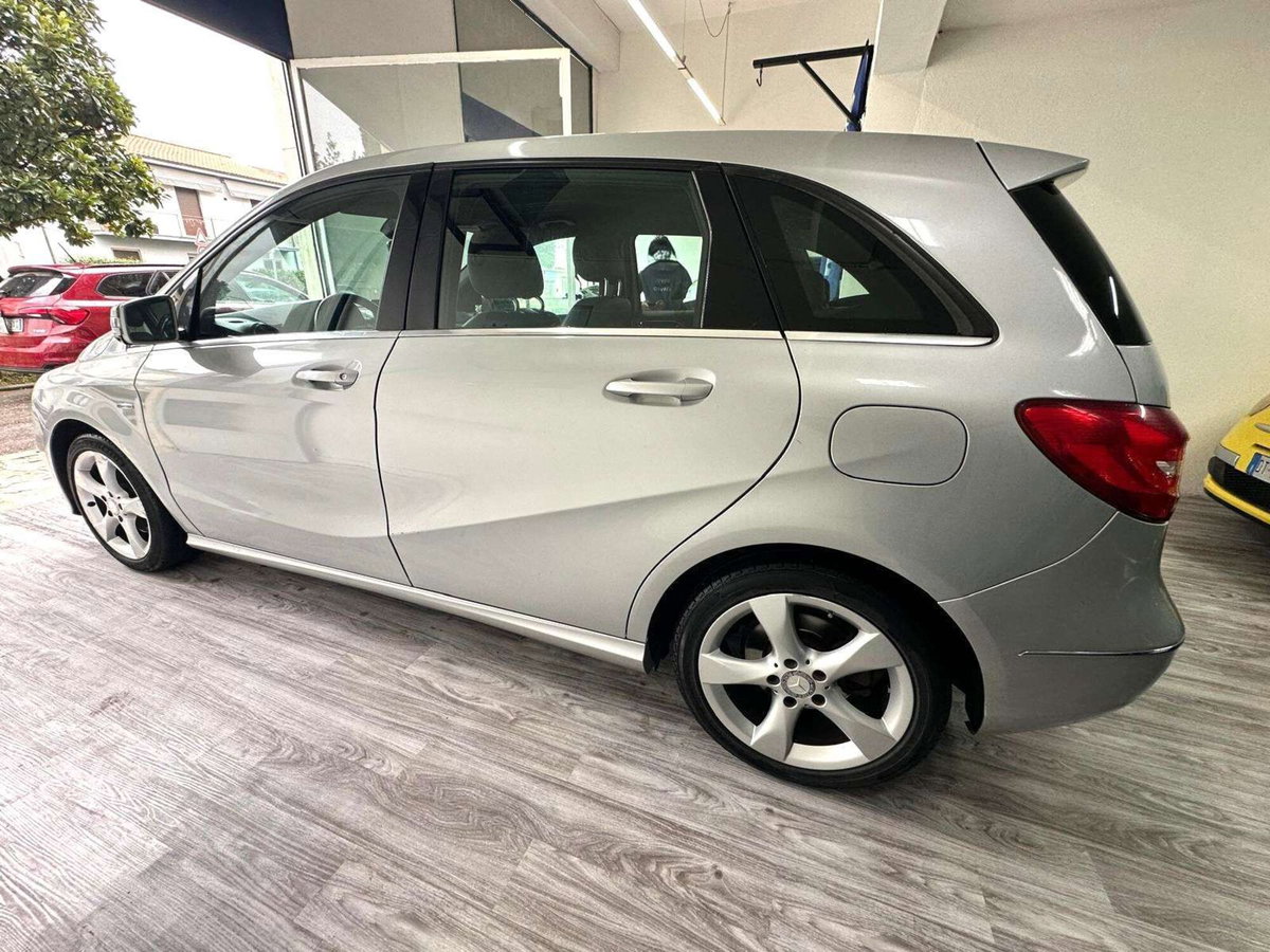 Mercedes-Benz Classe B 180 Premium (7)