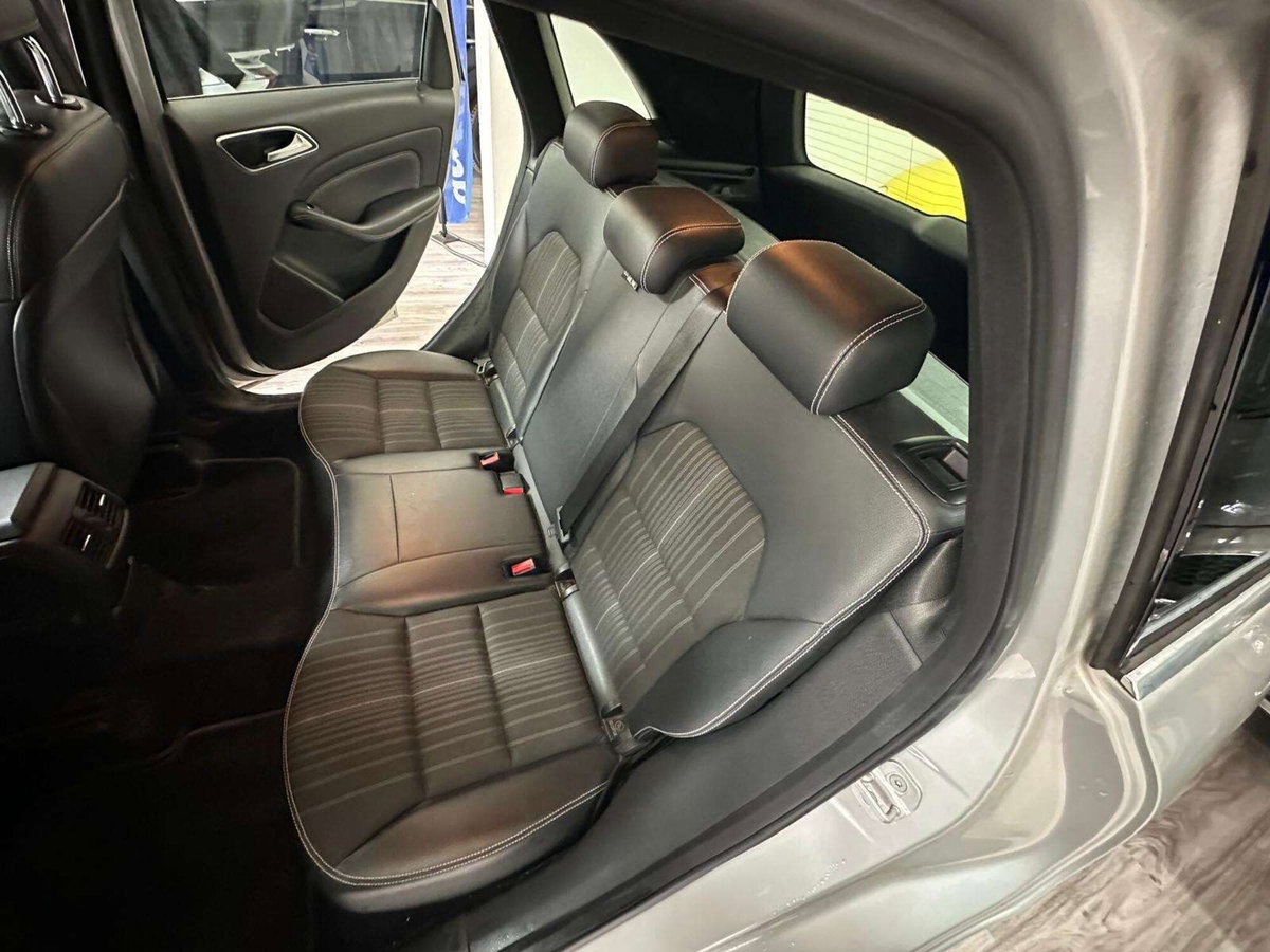 Mercedes-Benz Classe B 180 Premium (9)
