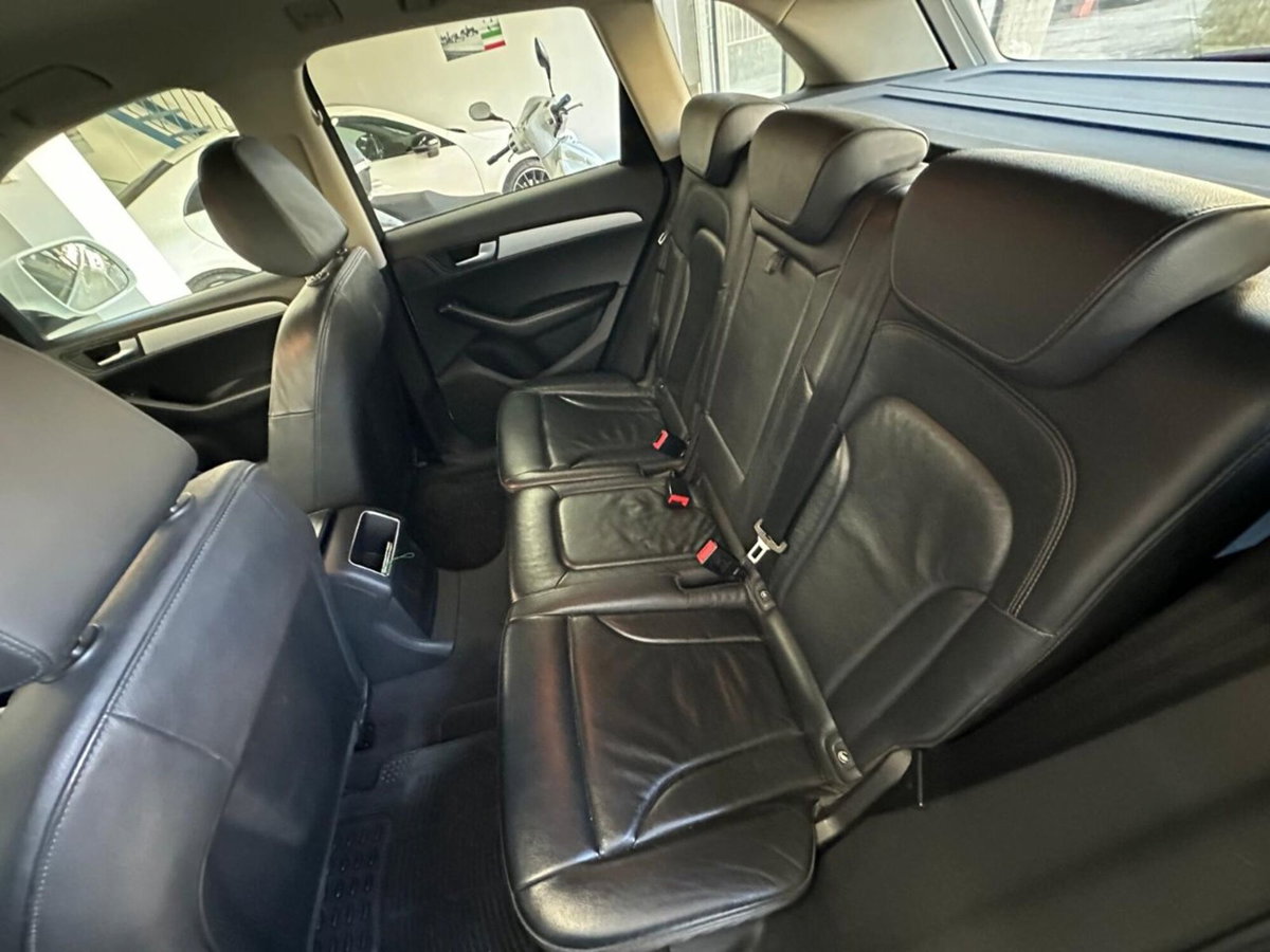 Audi Q5 2.0 TDI 143 CV quattro (11)