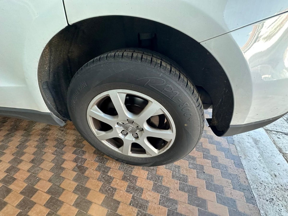 Audi Q5 2.0 TDI 143 CV quattro (8)