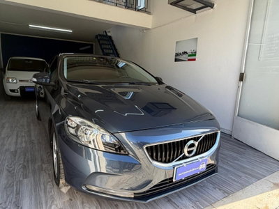 Volvo V40 D2 Kinetic usata