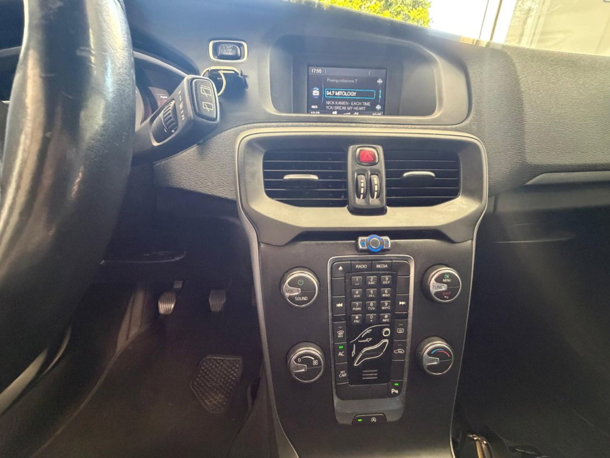 Volvo V40 D2 Kinetic (16)