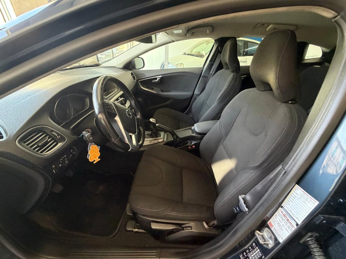 Volvo V40 D2 Kinetic (8)
