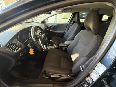 Volvo V40 D2 Kinetic (8)