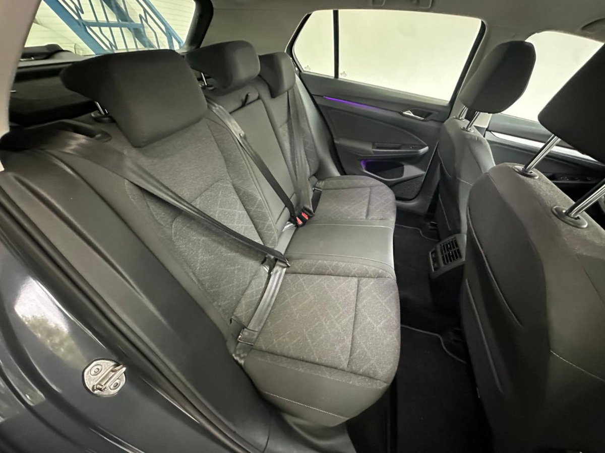 Volkswagen Golf 1.0 eTSI EVO DSG Life (13)