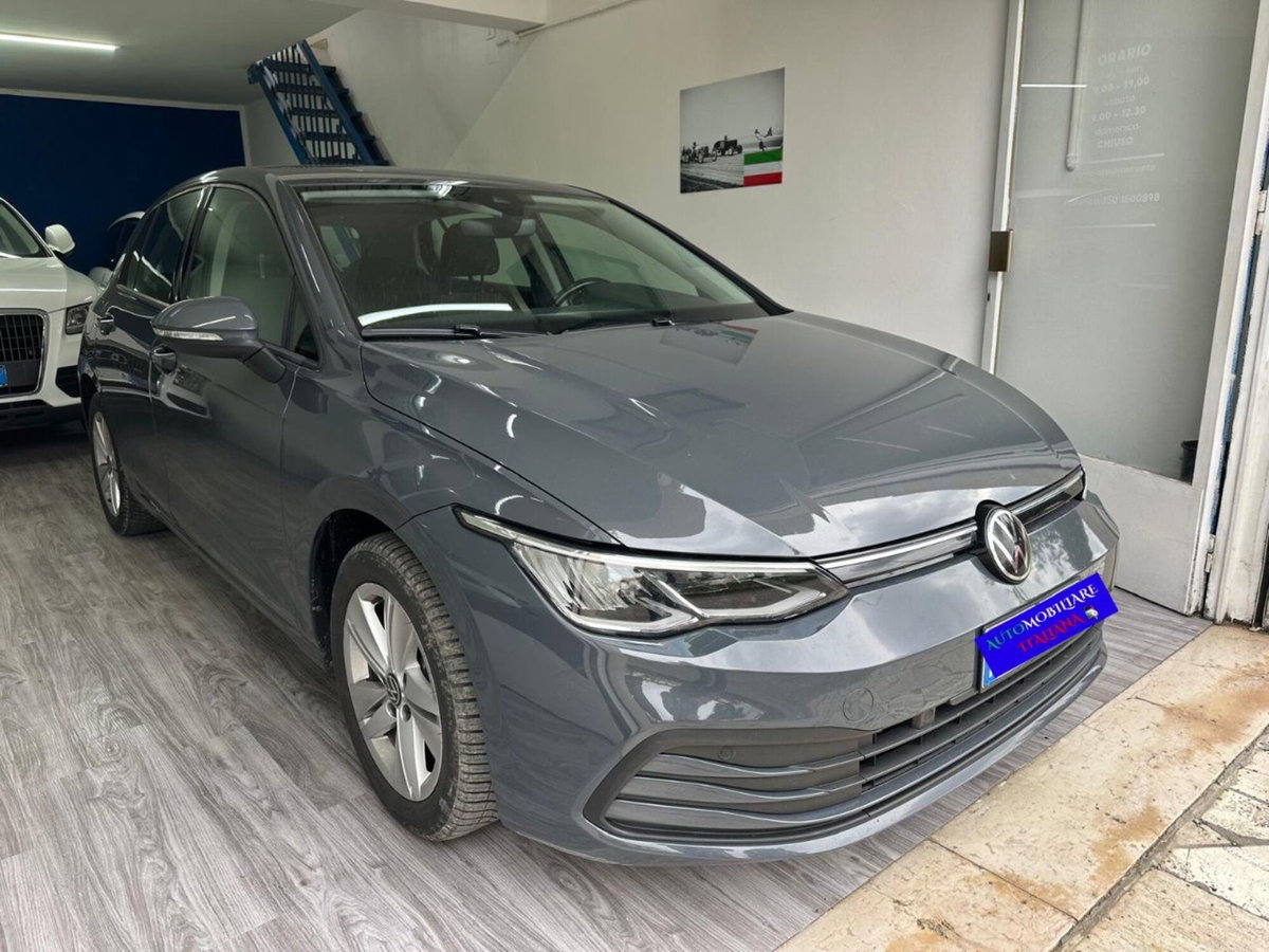 Volkswagen Golf 1.0 eTSI EVO DSG Life (2)