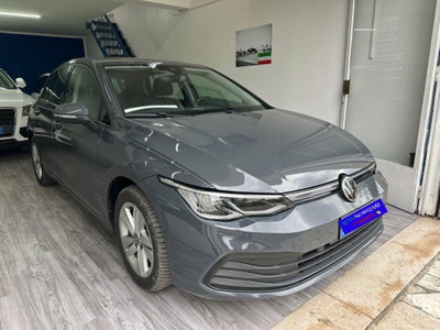 Volkswagen Golf 1.0 eTSI EVO DSG Life (2)