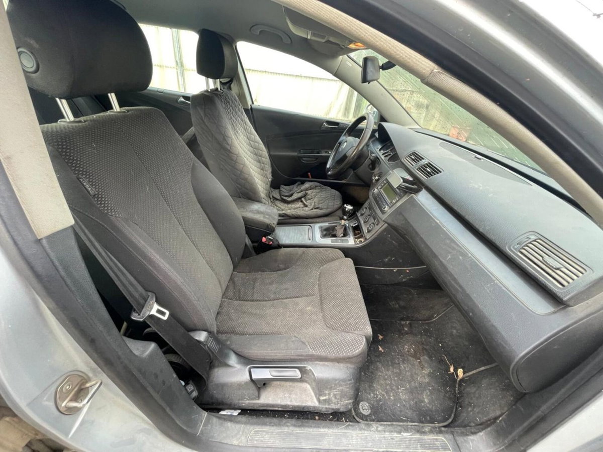 Volkswagen Passat Variant 1.9 TDI/105CV Trendline (9)