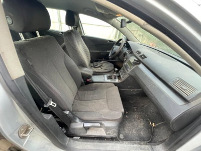 Volkswagen Passat Variant 1.9 TDI/105CV Trendline (9)