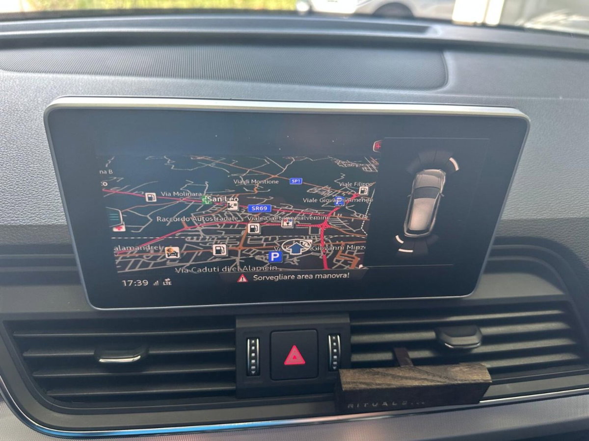 Audi Q5 40 TDI quattro Business Sport (12)