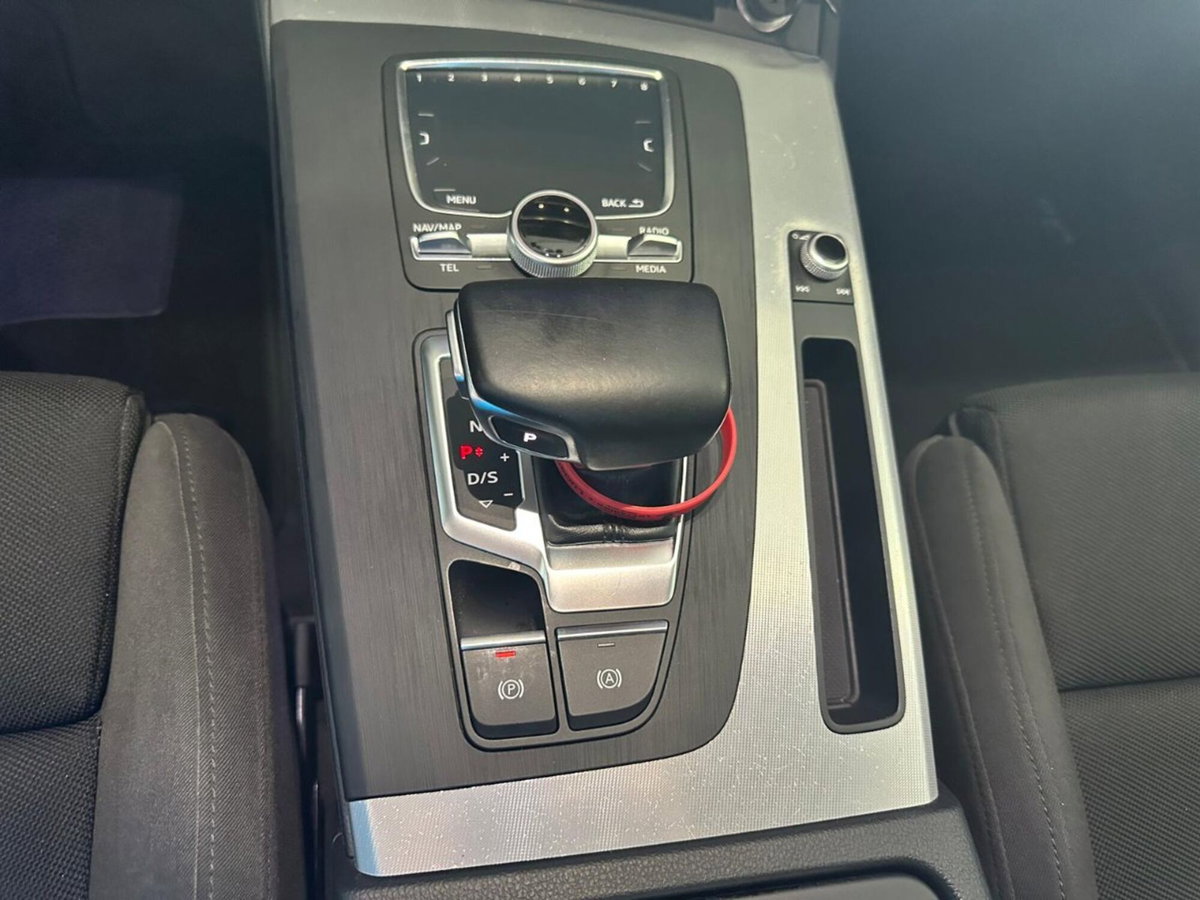 Audi Q5 40 TDI quattro Business Sport (13)