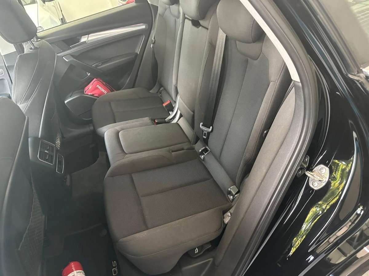 Audi Q5 40 TDI quattro Business Sport (9)