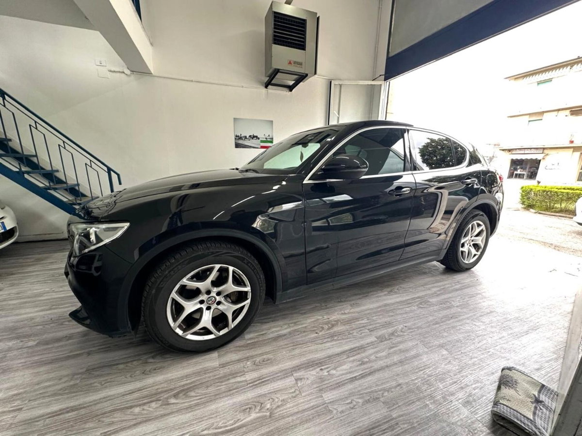 Alfa Romeo Stelvio Stelvio 2.2 Turbodiesel 180 CV AT8 RWD Super (4)